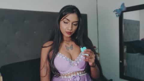 Snapshot of delilah_blazee chatting on 06/05/26, 04:13 Delilah Blaze online show from 06/05/26, 04:13