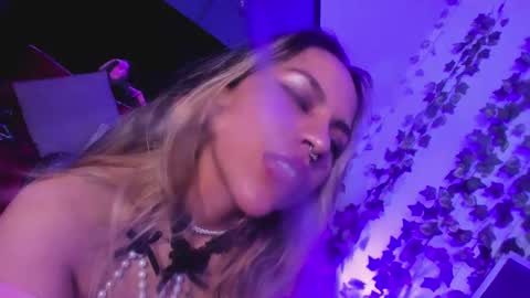 della online show from 09/26/25, 08:57