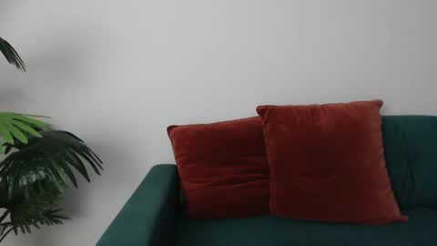 Snapshot of delilah_sweet chatting on 02/13/25, 02:09 delilah_sweet online show from 02/13/25, 02:09