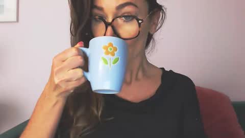 Snapshot of delilah_sweet chatting on 10/08/25, 03:42 delilah_sweet online show from 10/08/25, 03:42