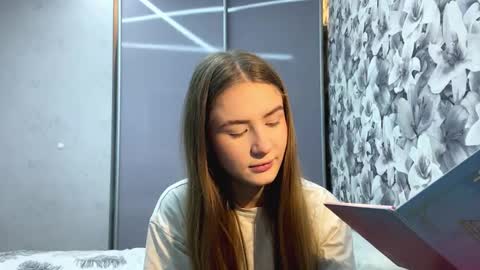 Snapshot of delindaquails chatting on 12/18/25, 08:15 Lea online show from 12/18/25, 08:15