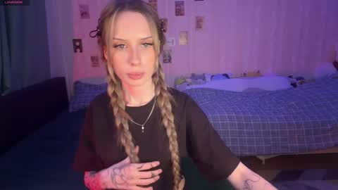 Snapshot of dellacampbell chatting on 04/27/26, 03:54 Della online show from 04/27/26, 03:54