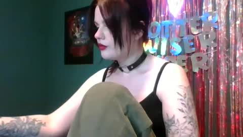 Snapshot of dellacrush_ chatting on 02/11/25, 06:22 dellacrush_ online show from 02/11/25, 06:22