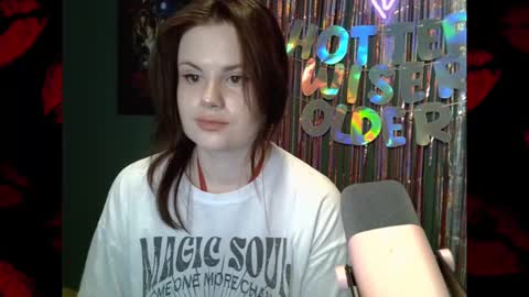 Snapshot of dellacrush_ chatting on 02/14/25, 10:17 dellacrush_ online show from 02/14/25, 10:17