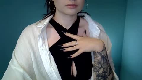 Snapshot of dellacrush_ chatting on 02/20/25, 05:40 dellacrush_ online show from 02/20/25, 05:40