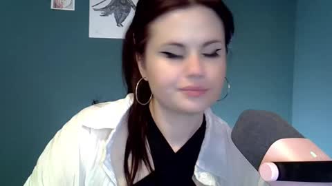 Snapshot of dellacrush_ chatting on 02/20/25, 08:47 dellacrush_ online show from 02/20/25, 08:47