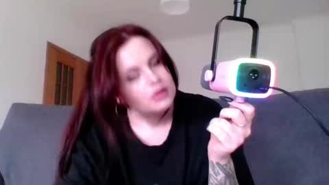 Snapshot of dellacrush_ chatting on 02/28/25, 11:03 dellacrush_ online show from 02/28/25, 11:03