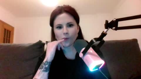 Snapshot of dellacrush_ chatting on 03/02/25, 07:12 dellacrush_ online show from 03/02/25, 07:12