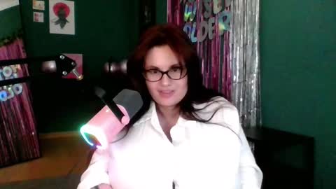 Snapshot of dellacrush_ chatting on 03/04/25, 08:27 dellacrush_ online show from 03/04/25, 08:27