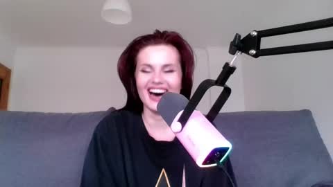 Snapshot of dellacrush_ chatting on 03/05/25, 02:34 dellacrush_ online show from 03/05/25, 02:34