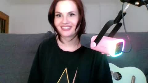 Snapshot of dellacrush_ chatting on 03/05/25, 08:42 dellacrush_ online show from 03/05/25, 08:42