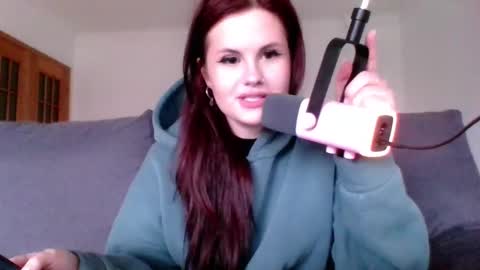 Snapshot of dellacrush_ chatting on 03/10/25, 03:20 dellacrush_ online show from 03/10/25, 03:20