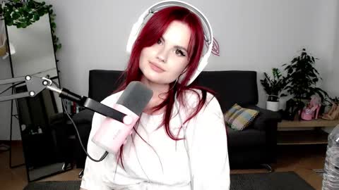 Snapshot of dellacrush_ chatting on 09/08/25, 07:02 dellacrush_ online show from 09/08/25, 07:02