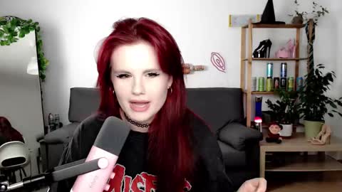 Snapshot of dellacrush_ chatting on 09/15/25, 05:35 dellacrush_ online show from 09/15/25, 05:35