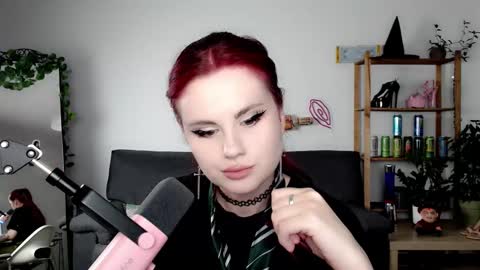 Snapshot of dellacrush_ chatting on 09/21/25, 06:42 dellacrush_ online show from 09/21/25, 06:42