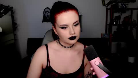 Snapshot of dellacrush_ chatting on 11/08/25, 06:07 dellacrush_ online show from 11/08/25, 06:07