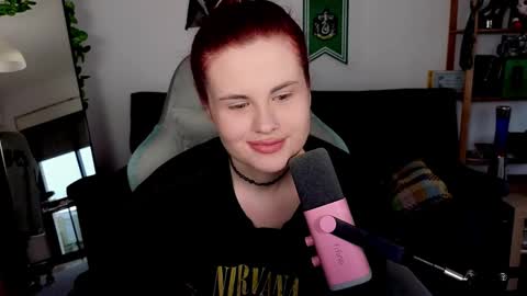 Snapshot of dellacrush_ chatting on 11/14/25, 09:08 dellacrush_ online show from 11/14/25, 09:08