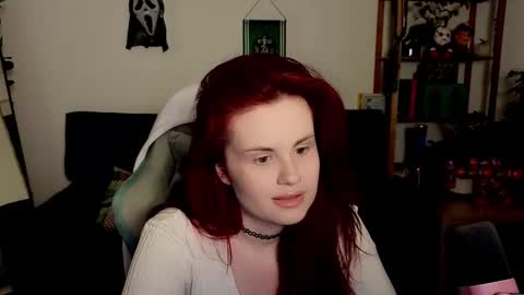 Snapshot of dellacrush_ chatting on 11/22/25, 06:07 dellacrush_ online show from 11/22/25, 06:07