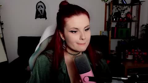 Snapshot of dellacrush_ chatting on 11/23/25, 05:57 dellacrush_ online show from 11/23/25, 05:57