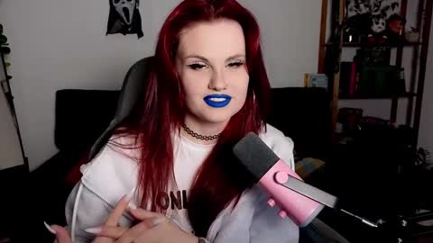 Snapshot of dellacrush_ chatting on 12/01/25, 06:02 dellacrush_ online show from 12/01/25, 06:02