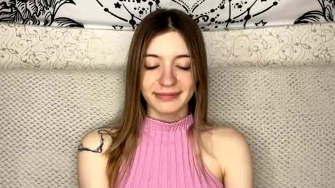 Sia online show from 05/17/26, 06:22