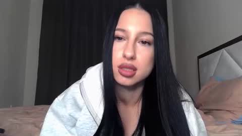 Snapshot of delly_love chatting on 10/05/25, 12:09 delly_love online show from 10/05/25, 12:09