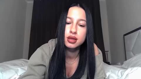 Snapshot of delly_love chatting on 10/08/25, 07:11 delly_love online show from 10/08/25, 07:11