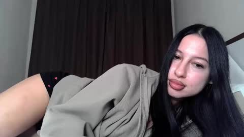 Snapshot of delly_love chatting on 10/14/25, 07:25 delly_love online show from 10/14/25, 07:25