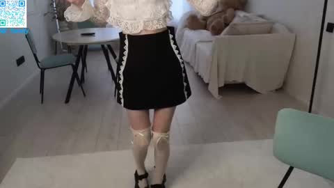 Snapshot of delorathecookie chatting on 03/17/26, 07:23 Delora online show from 03/17/26, 07:23