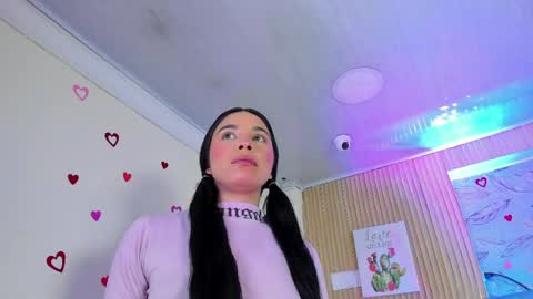 Snapshot of delphine_doll chatting on 04/29/26, 11:47 Delia online show from 04/29/26, 11:47