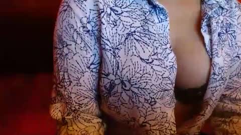 Snapshot of delphine_x chatting on 02/02/25, 09:45 Delphine online show from 02/02/25, 09:45