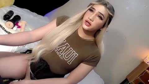 Snapshot of deluxetgirl69 chatting on 12/26/24, 03:31 Chesca online show from 12/26/24, 03:31