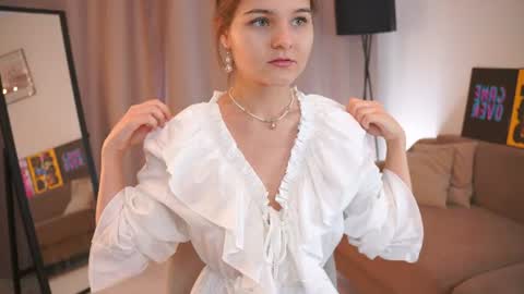 Snapshot of demetricekanady chatting on 06/10/26, 04:12 Hi my name is Sari nice to see you in my Room online show from 06/10/26, 04:12