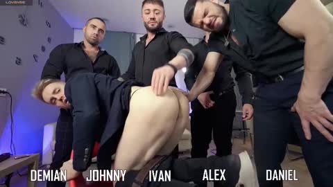 Snapshot of demianblake chatting on 10/05/25, 03:32 demianblake online show from 10/05/25, 03:32