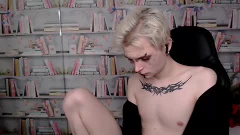 Snapshot of demianenglen chatting on 03/12/25, 01:03 demianenglen online show from 03/12/25, 01:03