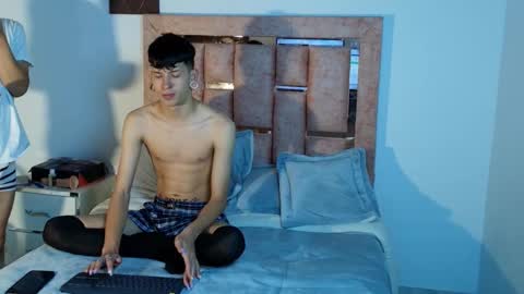 Snapshot of demiansalvatore chatting on 12/01/25, 10:48 Demian and Salvatore online show from 12/01/25, 10:48