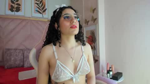 Snapshot of demijones_ chatting on 11/27/25, 04:25 Demi online show from 11/27/25, 04:25