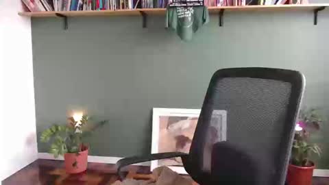 Snapshot of demmetria chatting on 01/08/26, 05:37 demmetria online show from 01/08/26, 05:37