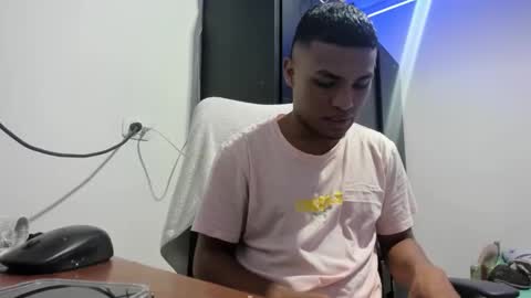 Snapshot of demol_latin chatting on 12/04/24, 06:00 MASTER DAV online show from 12/04/24, 06:00