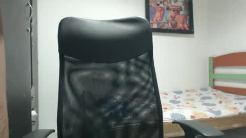 Snapshot of demol_latin chatting on 12/17/24, 04:34 MASTER DAV online show from 12/17/24, 04:34