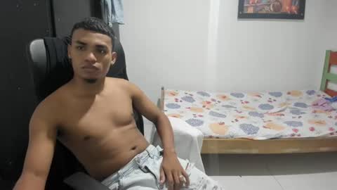 Snapshot of demol_latin chatting on 12/19/24, 12:01 MASTER DAV online show from 12/19/24, 12:01