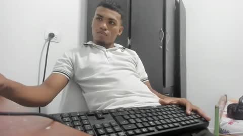 Snapshot of demol_latin chatting on 12/27/24, 07:46 MASTER DAV online show from 12/27/24, 07:46