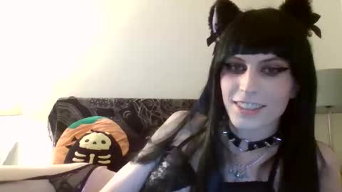 Snapshot of demonally chatting on 05/05/26, 12:29 demonally online show from 05/05/26, 12:29