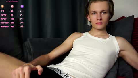 Snapshot of demoninangel chatting on 03/03/25, 04:03 Dave19  online show from 03/03/25, 04:03