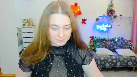 Snapshot of demure_soul chatting on 12/03/24, 06:15 Sophie online show from 12/03/24, 06:15