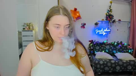 Snapshot of demure_soul chatting on 12/04/24, 05:38 Sophie online show from 12/04/24, 05:38