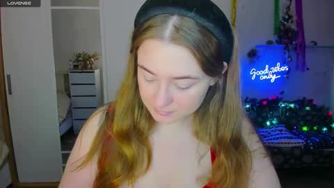 Snapshot of demure_soul chatting on 01/13/25, 05:55 Sophie online show from 01/13/25, 05:55