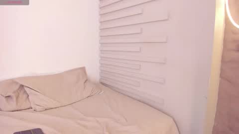 Snapshot of demy_ruiz chatting on 02/24/25, 05:43 demy_ruiz online show from 02/24/25, 05:43