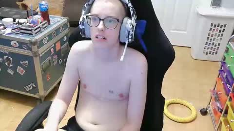 Snapshot of demyx981 chatting on 10/17/25, 03:20 Demyx Time online show from 10/17/25, 03:20