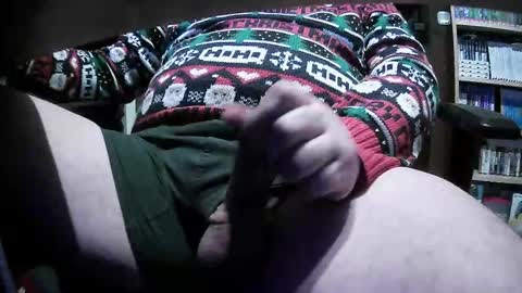 Snapshot of denday1983 chatting on 12/22/24, 03:33 denday1983 online show from 12/22/24, 03:33